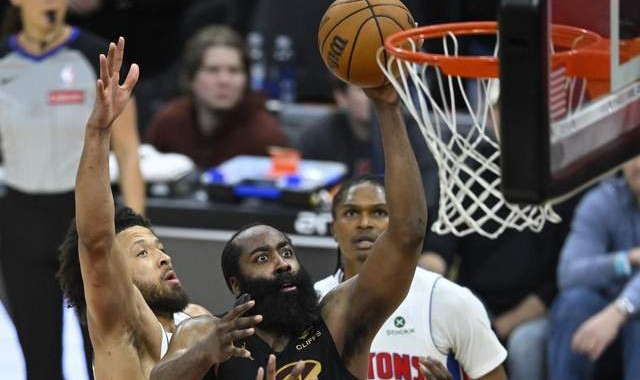 官方网站-爆大冷！骑士掀翻东部第一：全场起立欢呼，哈登压制康宁汉姆